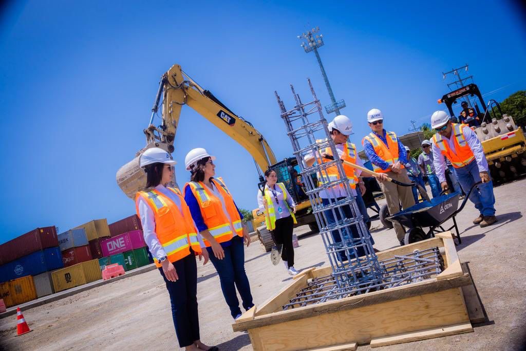 Colocan primera piedra del proyecto de ampliación del patio de contenedores en el Puerto de Acajutla colocan-primera-piedra-del-proyecto-de-ampliacion-del-patio-de-contenedores-en-el-puerto-de-acajutla
